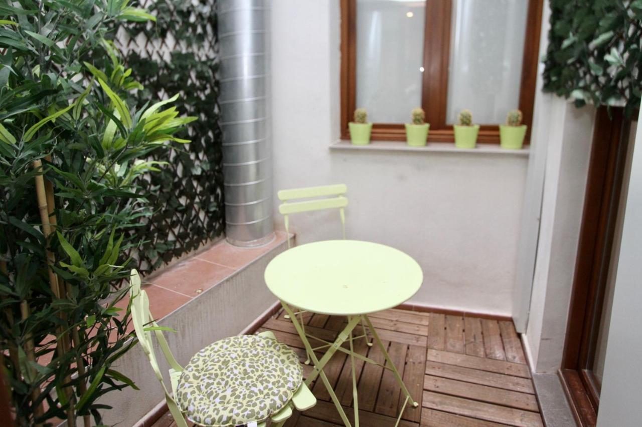 غرناطة Apartamentos Inside Centro المظهر الخارجي الصورة